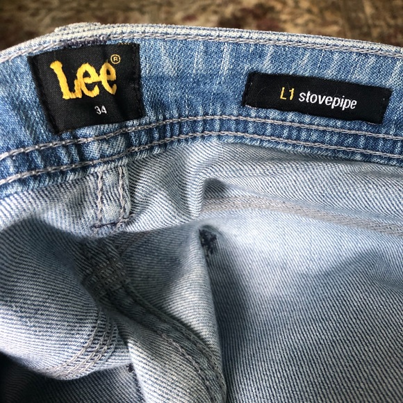 Lee - Picture 3 of 3